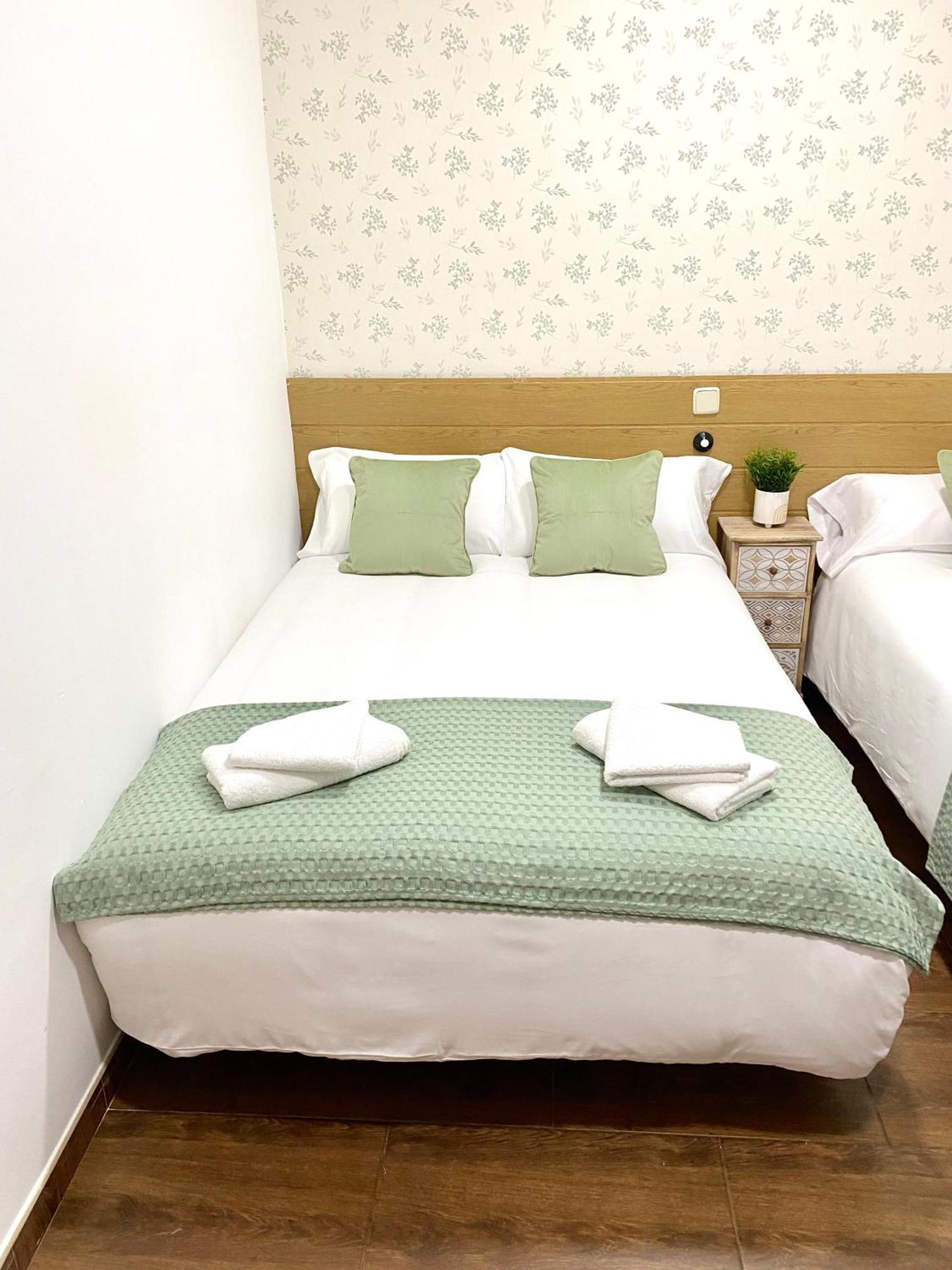 Apartamentos Fuencarral II Madrid Camera foto